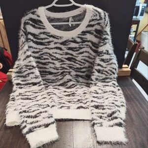 MUdd brand zebra sweater